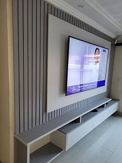 Floating tv